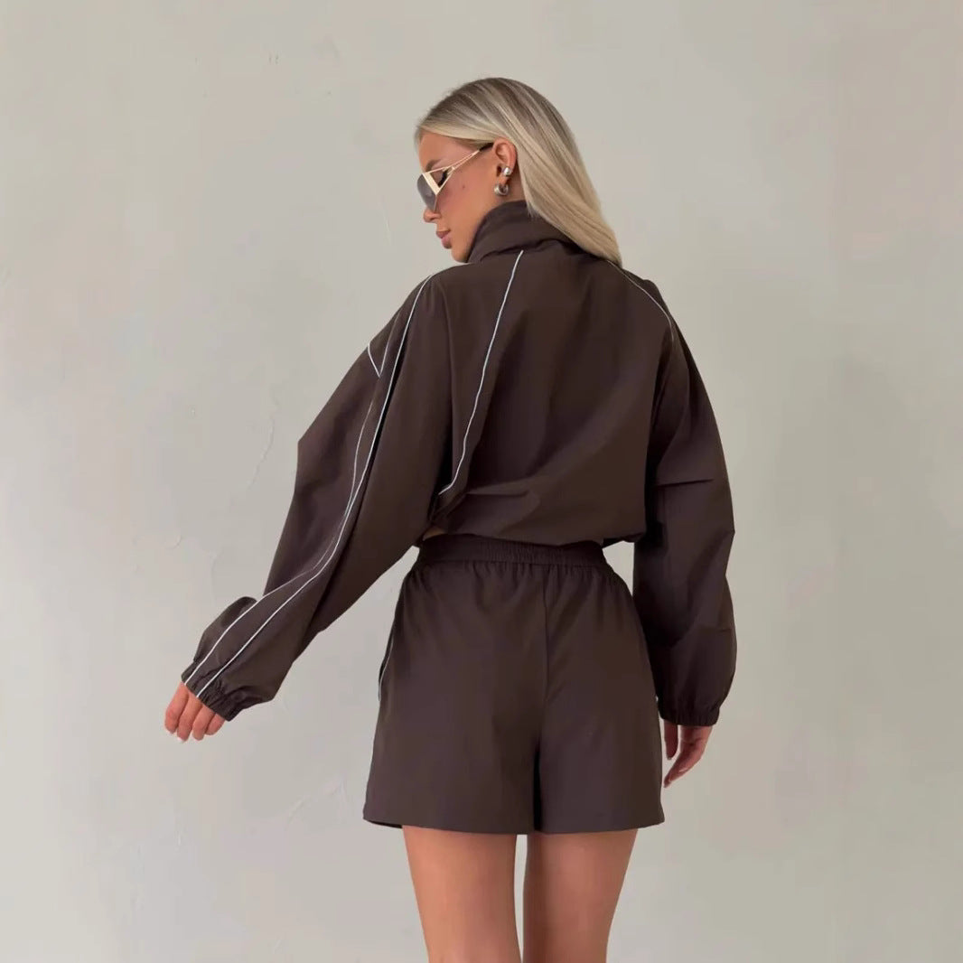Damen sportlicher Zweiteiler mit cropped Jacke und Shorts WW