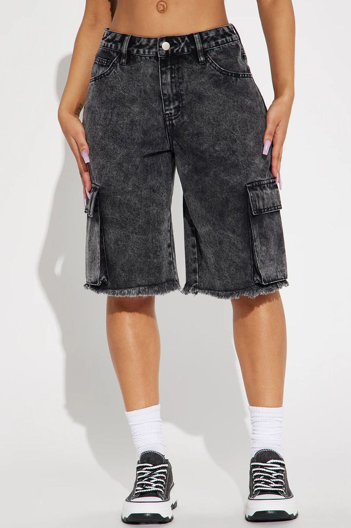 Damen Cargo-Shorts mit ausgefranstem Saum und praktischen Taschen W&W Mode