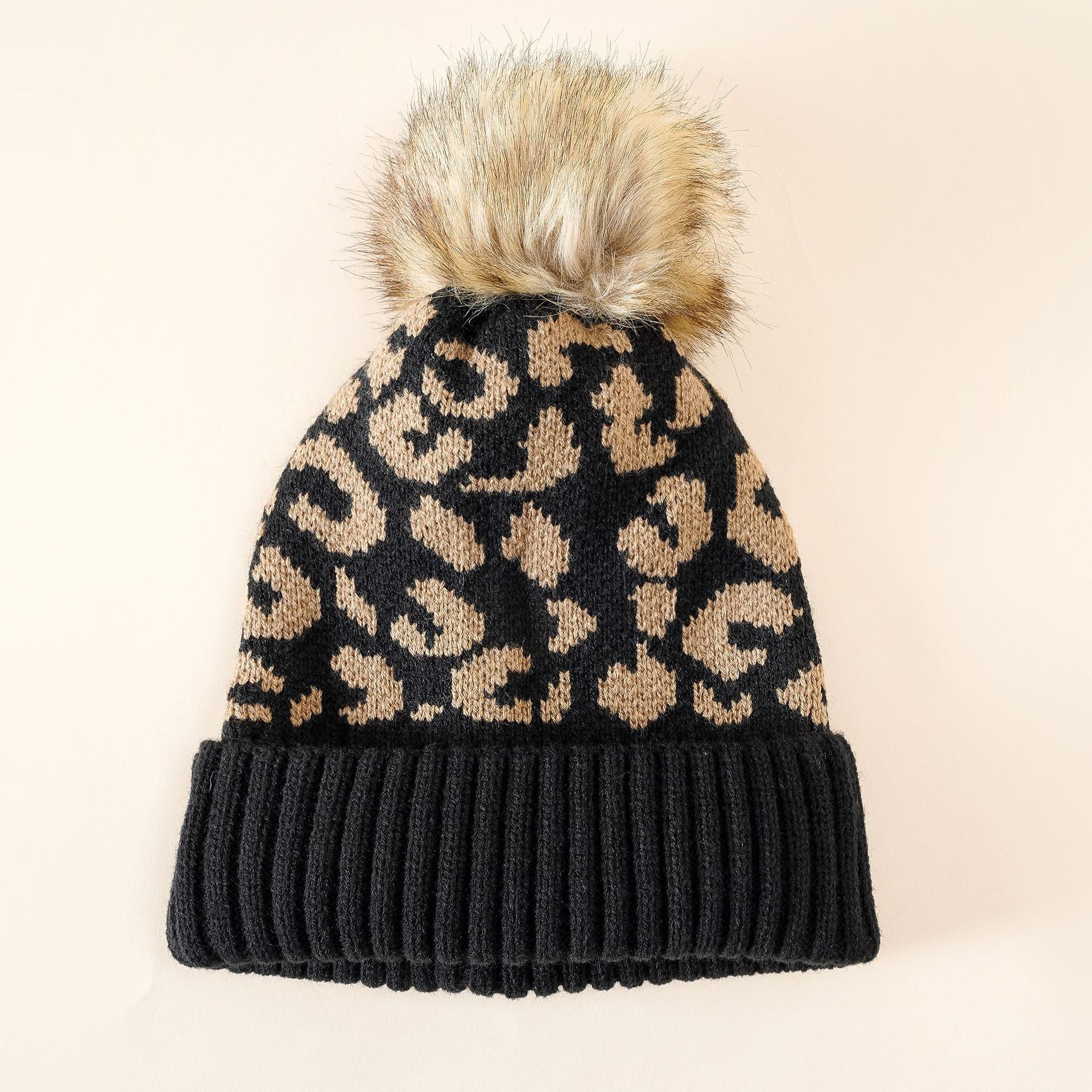 Damen Strickmütze mit elegantem Leopardenmuster und kuscheligem Kunstfellpompon WW