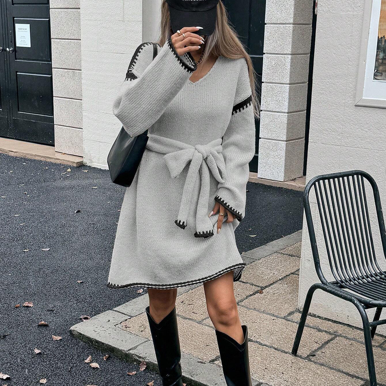 Damen Strickkleid mit Gürtel und V-Ausschnitt WW