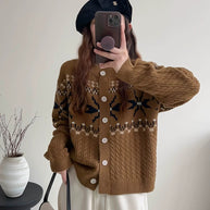 Damen Strickjacke mit folkloristischem Muster und hochwertiger Zopfstruktur WW