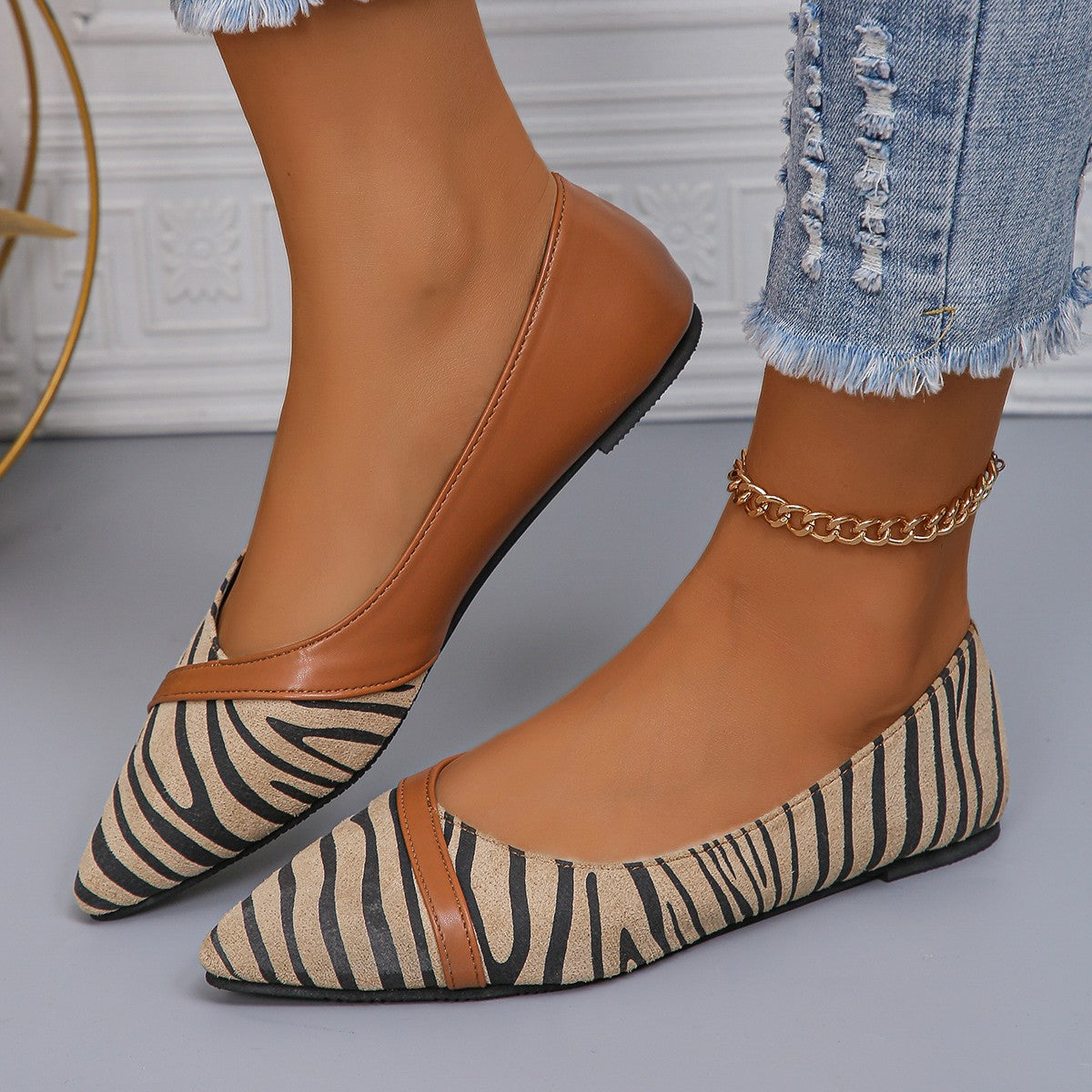 Damen Ballerinas mit spitzem Zehenbereich und modischem Tiermuster WW