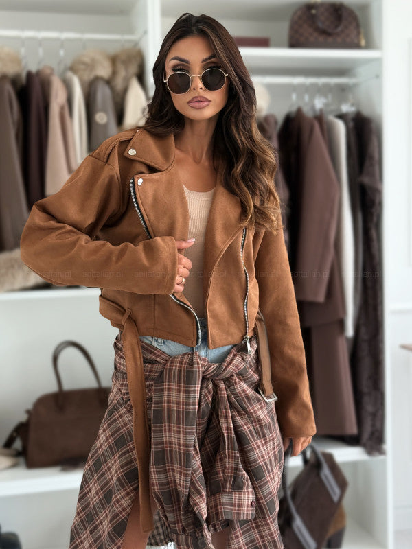 Damen Bikerjacke aus hochwertigem Wildlederimitat mit tailliertem Schnitt und seitlichen Reißverschlüssen WW