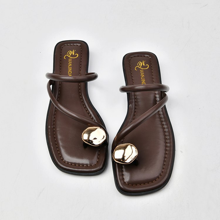 Damen Riemchensandalen aus Kunstleder mit Metallakzent
