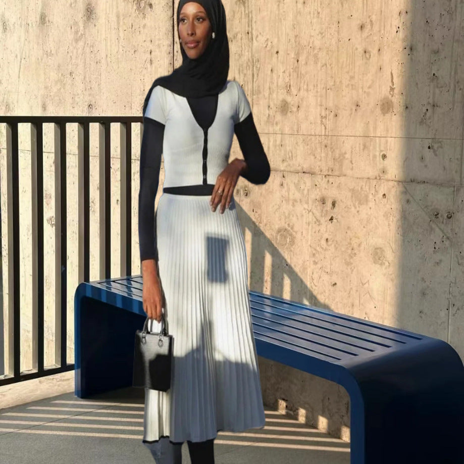 Damen Set aus Rippenstrick-Oberteil und plissiertem Rock WW