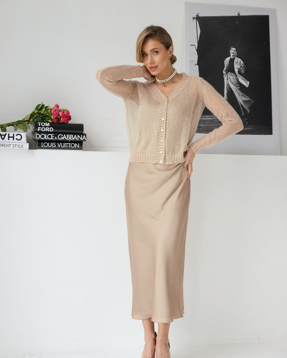 Damen Strickjacke mit tiefem V-Ausschnitt und praktischen Taschen WW