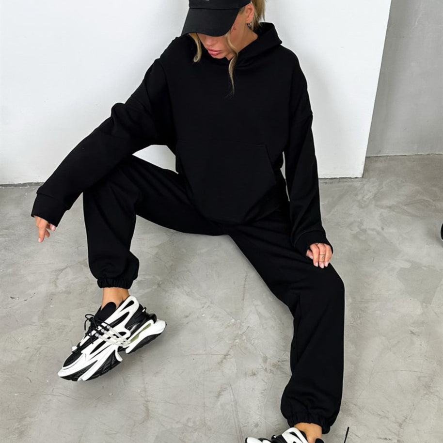 Damen Sportliches Freizeit-Set mit übergroßem Kapuzensweatshirt und lässiger Jogginghose WW