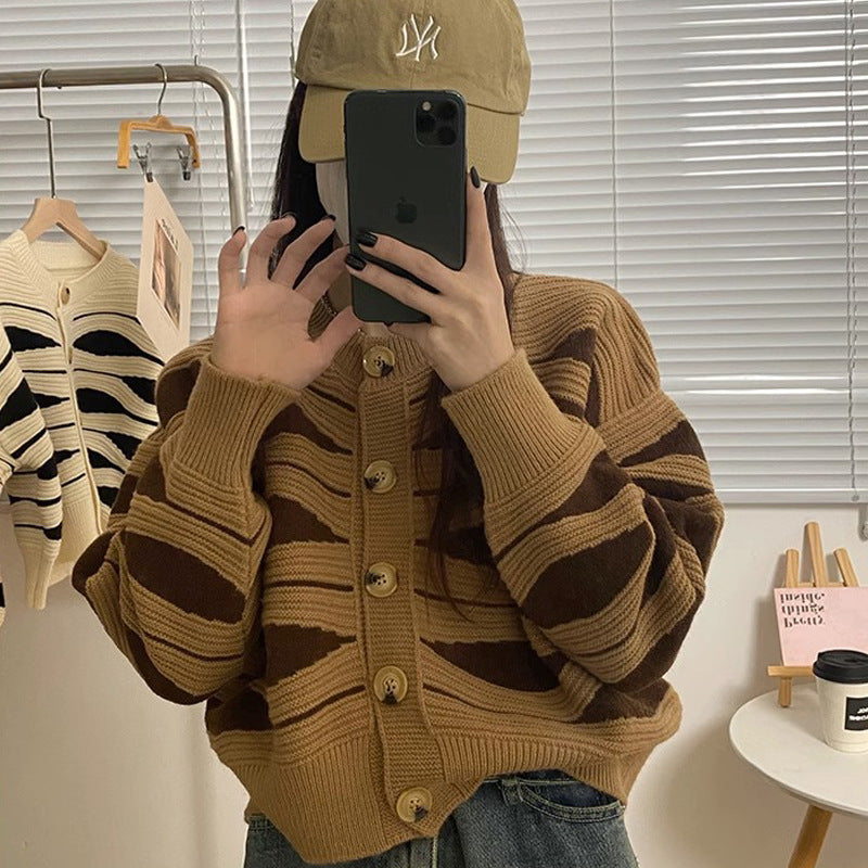 Damen Strickjacke im trendigen Streifenlook WW