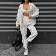 Damen Sportliches Set aus Kapuzenjacke und Jogginghose WW