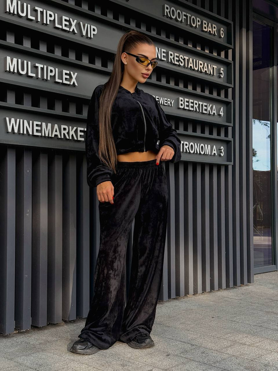 Damen sportliches Set mit cropped Jacke und weiten Hosen WW