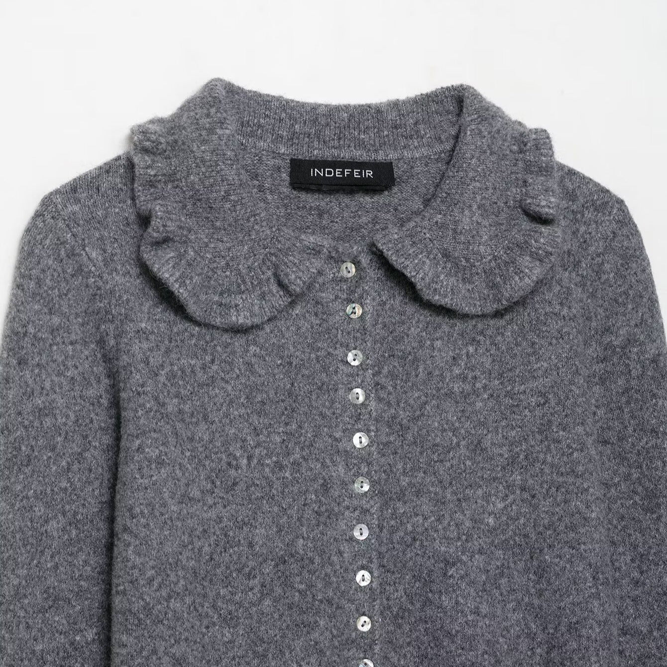 Damen Strickjacke mit kragen und dekorativem Knopfverschluss WW