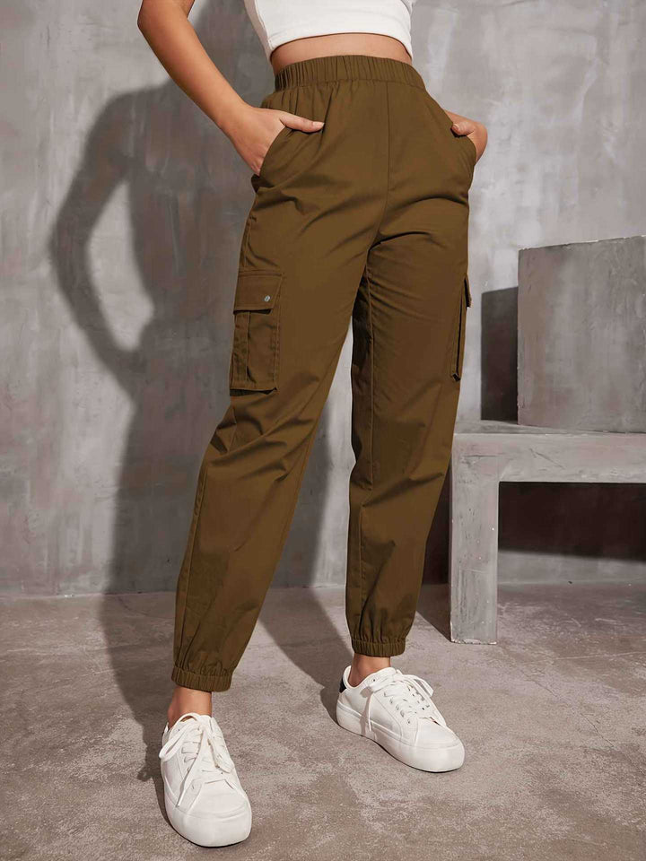 Damen Cargo-Hose mit ergonomischem Schnitt und praktischen Taschen W&W Mode