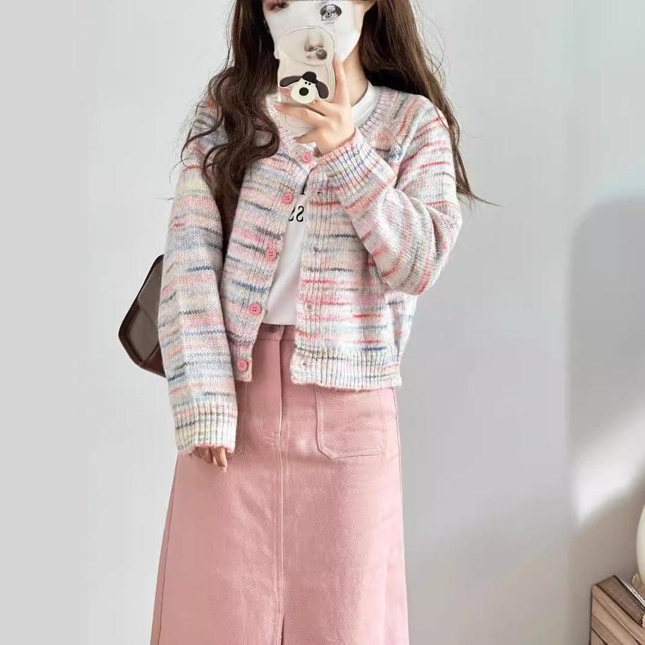 Damen Strickjacke mit buntem Muster und zarten Knöpfen WW