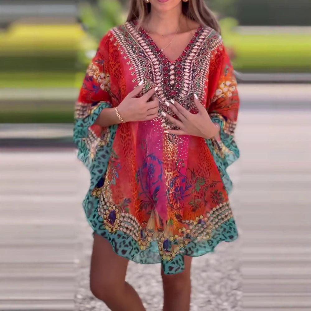 Damen Strandkleid im farbenfrohen Boho-Stil mit verspieltem Design und tiefem V-Ausschnitt WW