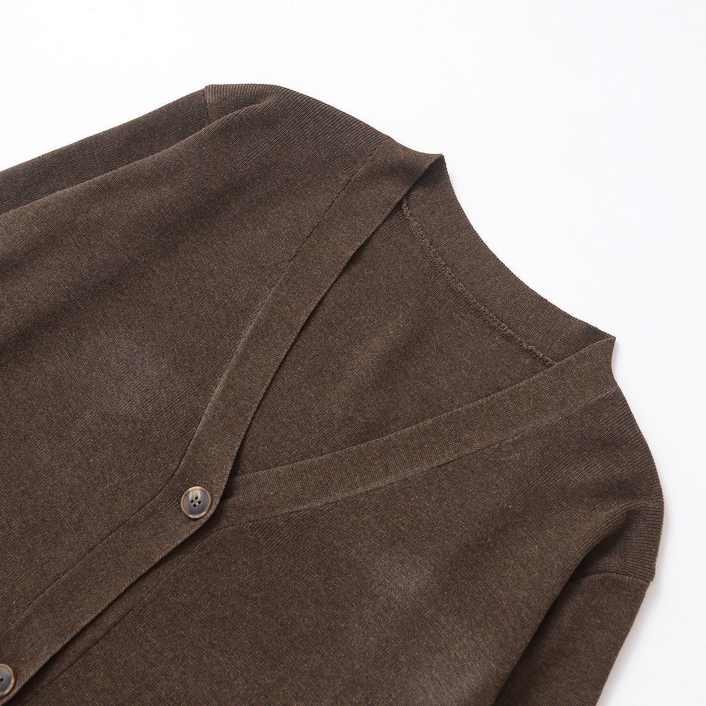 Damen Strickjacke mit tiefem V-Ausschnitt und praktischen Taschen WW