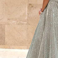 Damen Abendkleid mit schimmernden Akzenten und voluminösem Rock WW