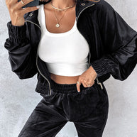 Damen Sportanzug mit weichem Samt und modernem Schnitt WW