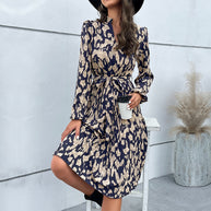 Damen elegantes Maxikleid mit Gürtel und raffiniertem Muster WW