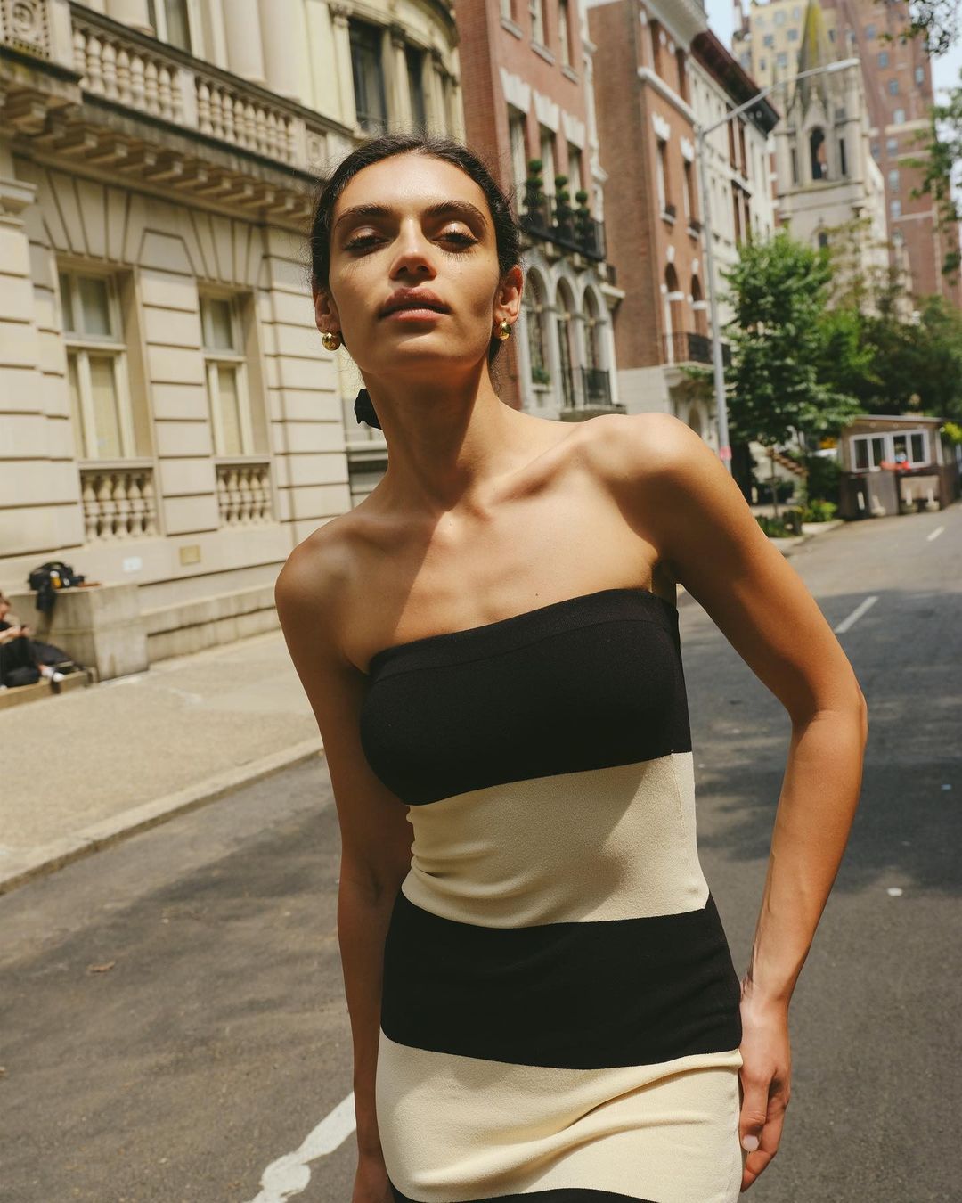 Damen schickes Bandeau-Maxikleid mit grafischem Streifenmuster und figurbetontem Schnitt WW