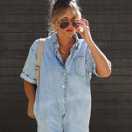 Damen Denim Playsuit mit lässigem Kurzarmdesign und praktischen Taschen WW