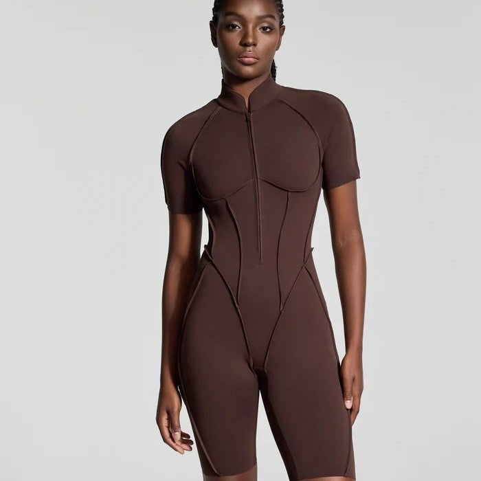 Damen sportlicher Einteiler mit Reißverschluss und kurzen Ärmeln WW