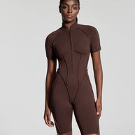 Damen sportlicher Einteiler mit Reißverschluss und kurzen Ärmeln WW