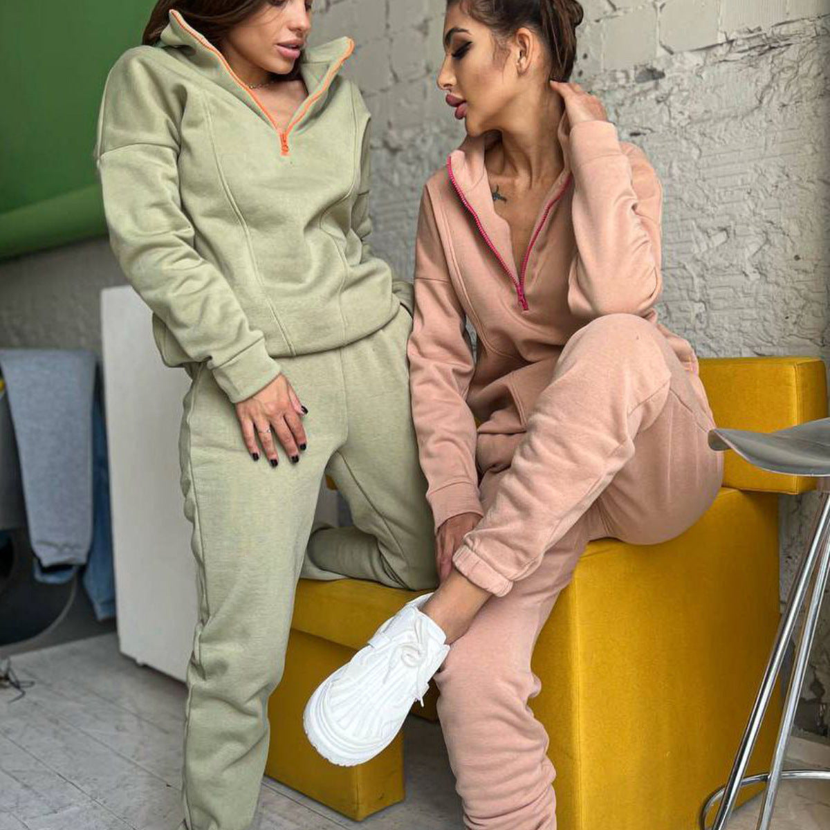 Damen sportliches Fleece-Jogginganzug mit Stehkragen WW