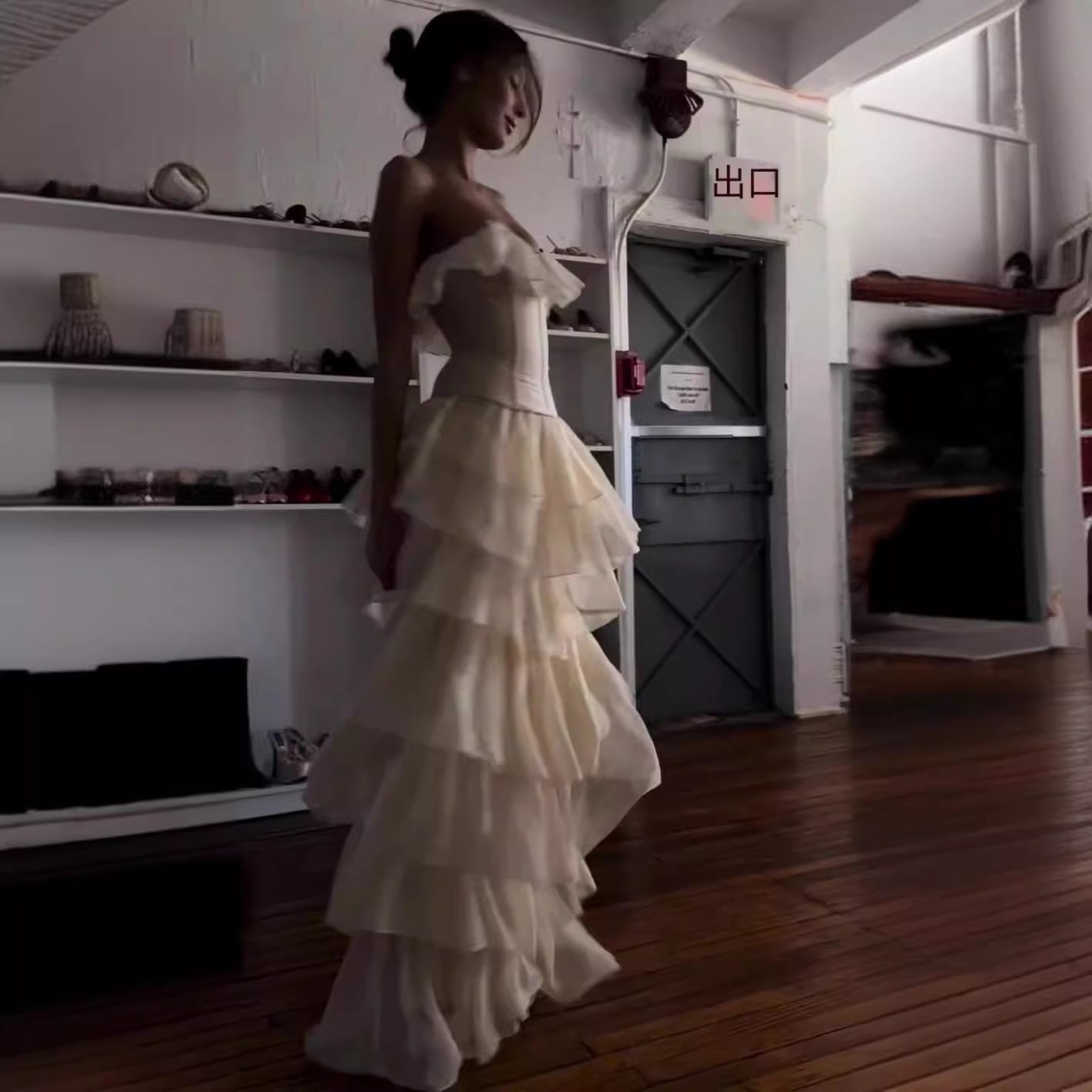 WW | Elegantes Ärmelloses Rüschentorte Kleid
