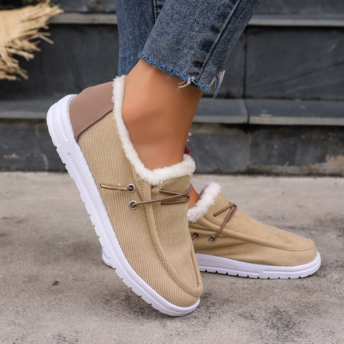 Damen Bequeme Slip-On Clogs mit kuscheligem Innenfutter und flexibler Sohle WW