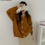 Damen Strickjacke mit bunten Knopfdetails und weich fließendem Design WW