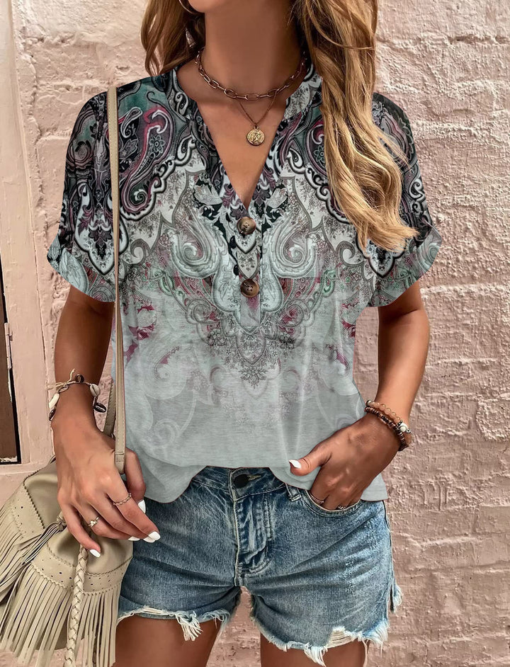 Damen Kurzarm Bluse mit dekorativem Musterdruck und knöpfbarem Ausschnitt W&W Mode