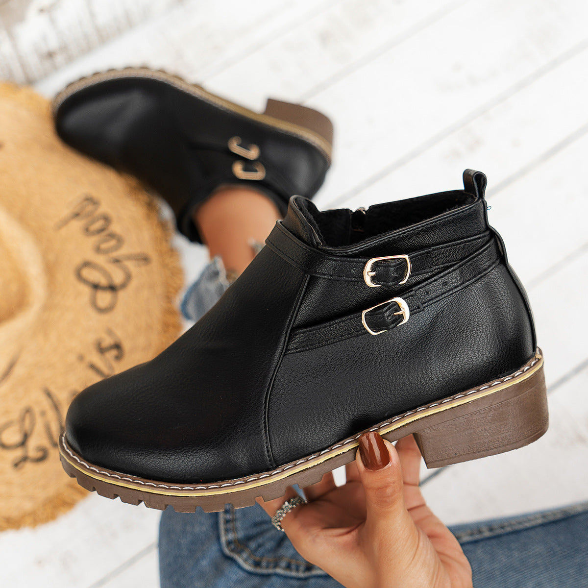 WW | Modische orthopädische Stützstiefel.