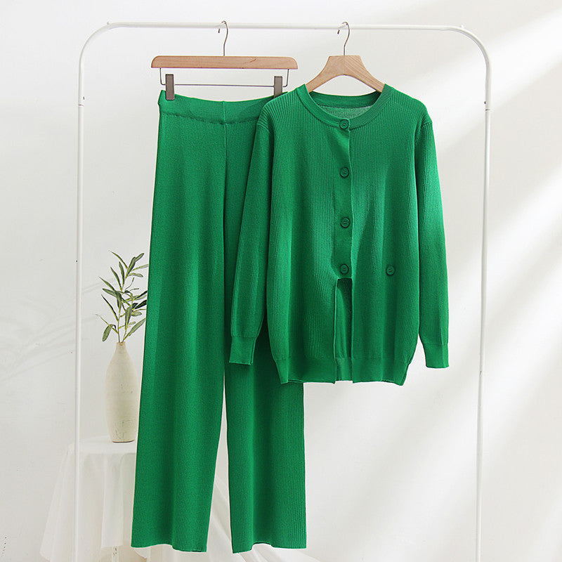 Damen strickendes Loungewear-Set mit feinem Rippmuster und herausragenden Knopfdetails WW