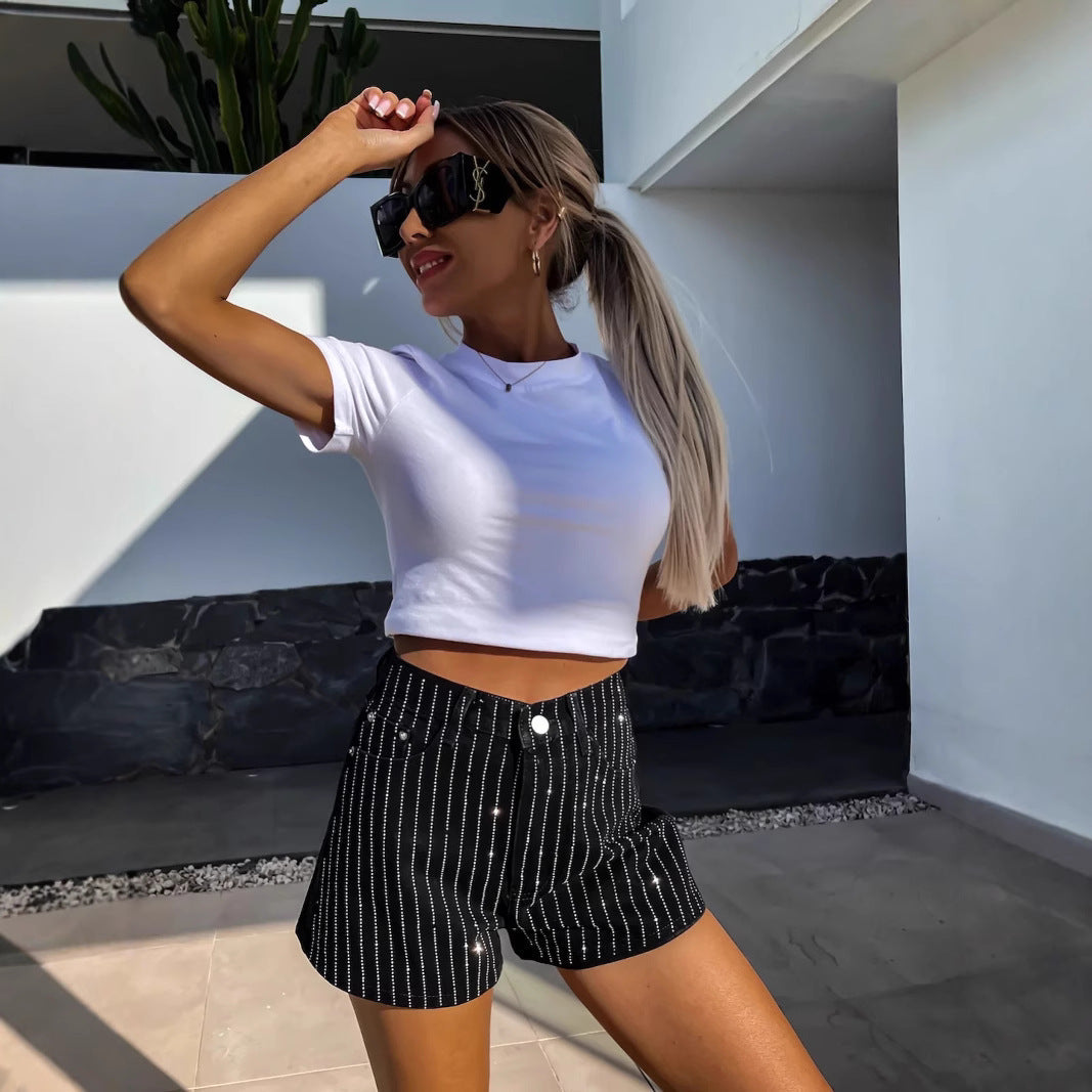 Damen Denim-Shorts mit klassischem Schnitt und feinen Nadelstreifen W&W Mode