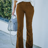 Damen Schlaghose aus weichem Cord und hoher Taille WW