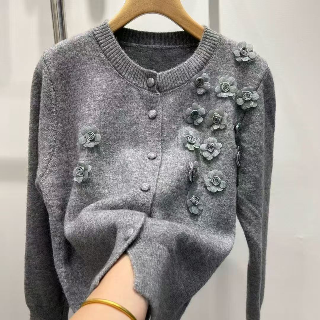Damen Strickjacke mit floralen Akzenten WW