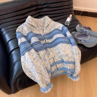 Damen Strickjacke mit breiten Streifen und hochwertigem Reißverschluss WW