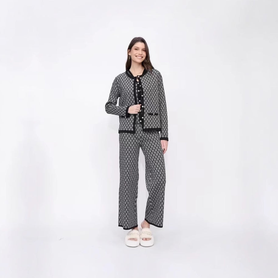 Damen Pyjama-Set mit modernem Karomuster und durchgehender Knopfleiste WW