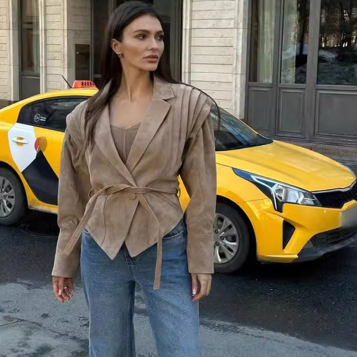 Damen Übergangsjacke aus weichem Wildleder mit taillierbarem Gürtel und voluminösen Ärmeln W&W Mode