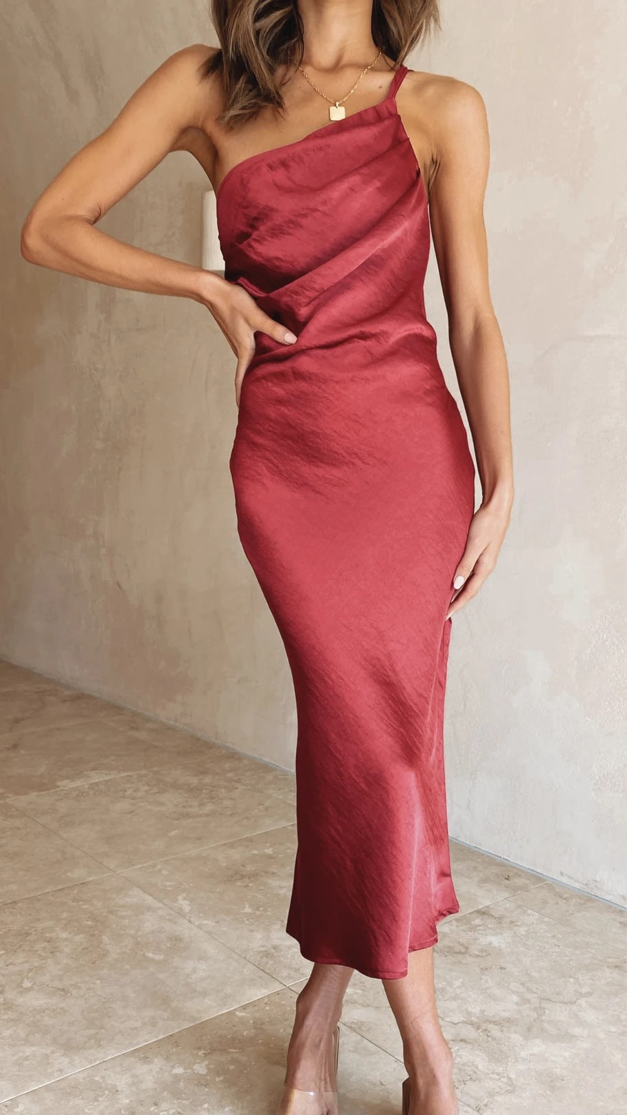 Damen Elegantes und fließendes Abendkleid mit asymmetrischem Ausschnitt WW