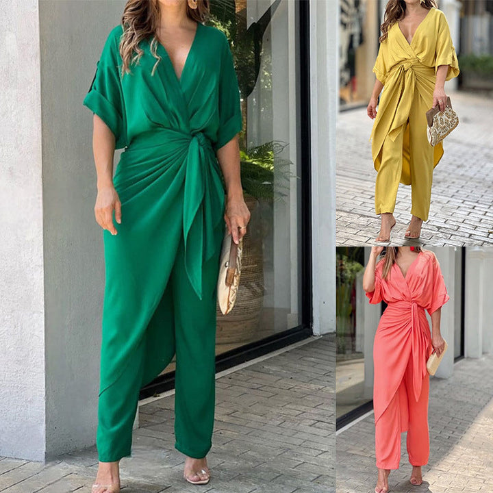 Damen Wickel-Jumpsuit mit elegantem Schnitt und lässigem Flair W&W Mode