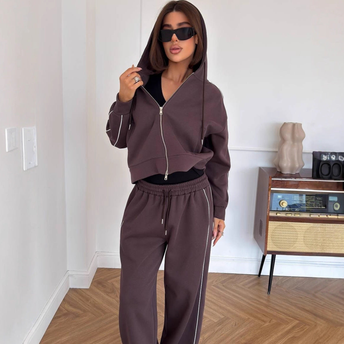 Damen Sportliches ZIP-Hoodie-Set mit weiten Hosen WW
