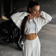 Damen sportliches Set mit cropped Jacke und weiten Hosen WW