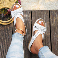Damen Bequeme Fußbett-Sandalen mit modischen Lochmuster und eleganter Blütenapplikation WW