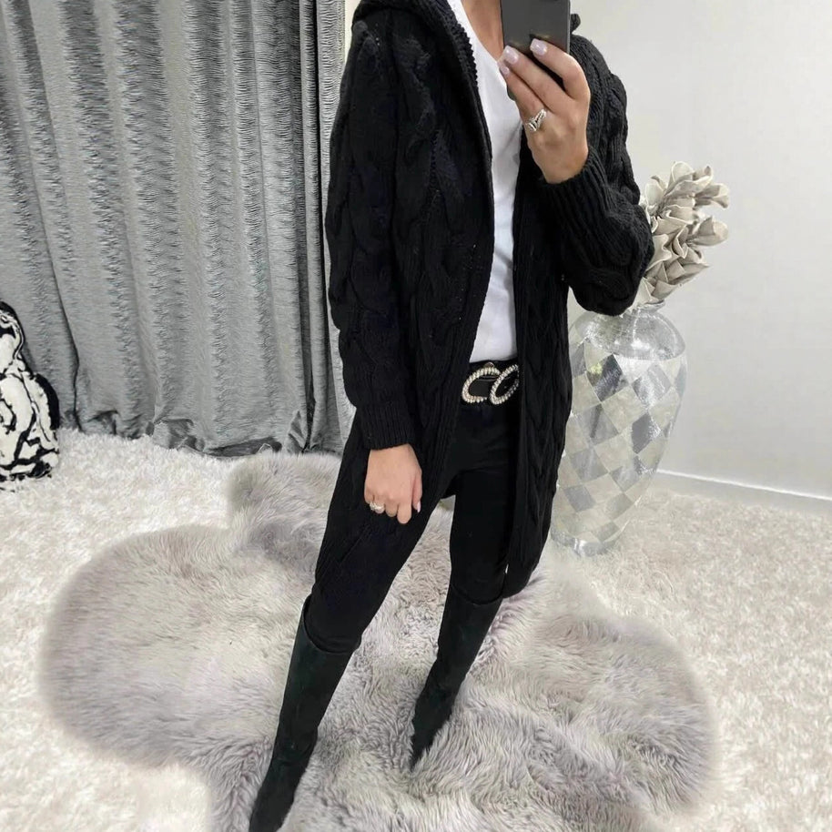 Damen Strickjacke mit tiefen Taschen und kunstvollem Zopfdesign WW