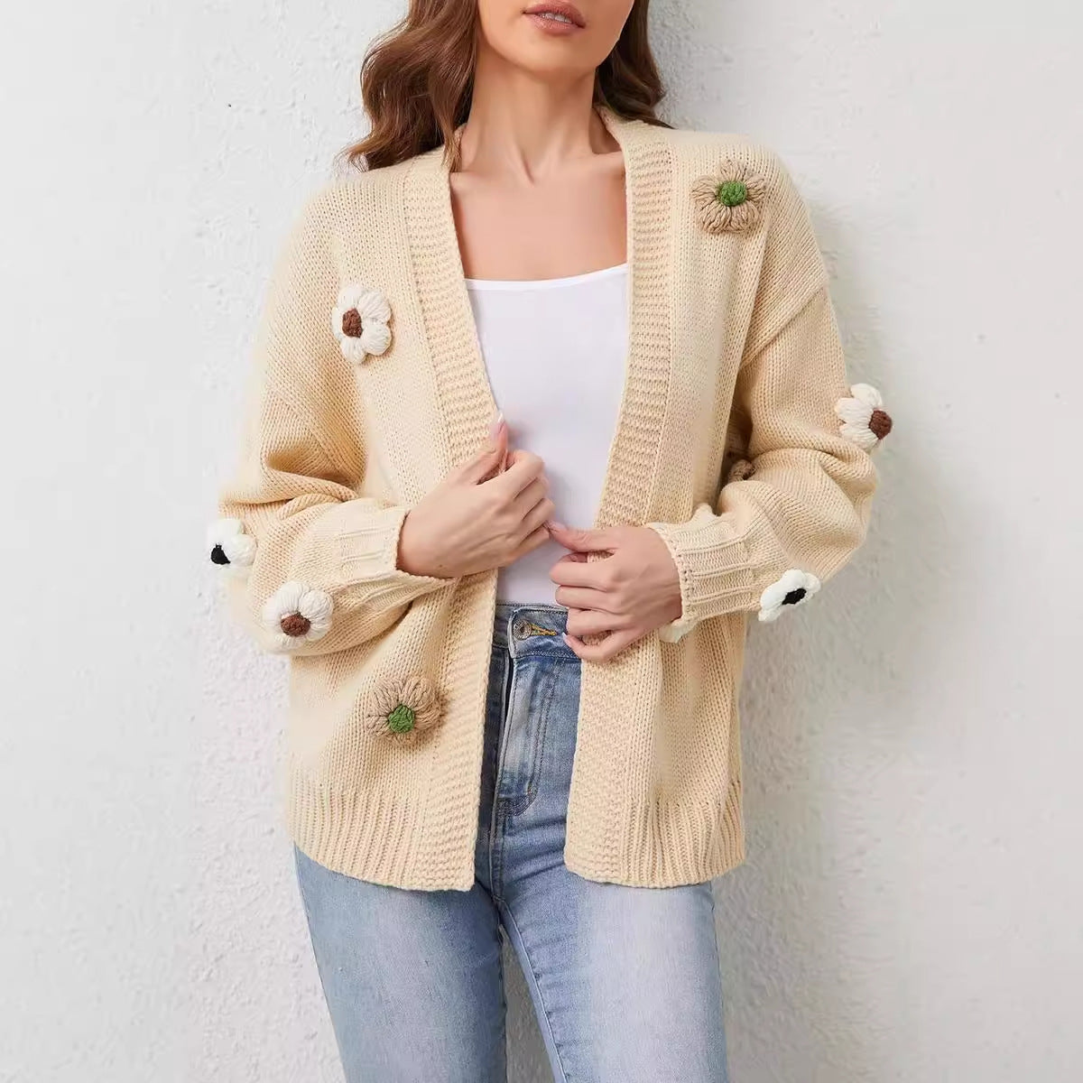 Damen Strickjacke mit Blumenapplikationen WW