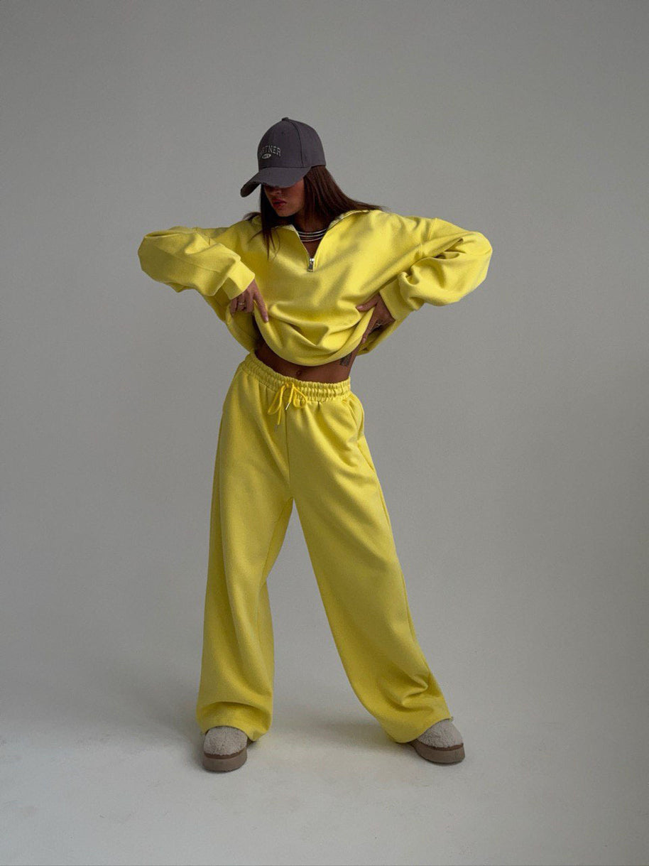 Damen Sportlicher Kapuzenpullover mit kurzer Reißverschlussöffnung WW