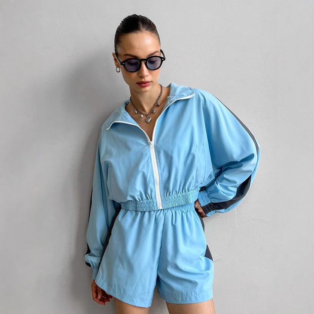 Damen sportliches Freizeit-Set mit atmungsaktivem Oberteil und Shorts WW