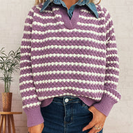 Damen Strickpullover mit tiefem V-Ausschnitt und markantem Streifenmuster WW