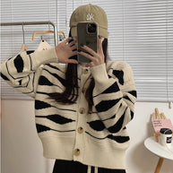 Damen Strickjacke im trendigen Streifenlook WW